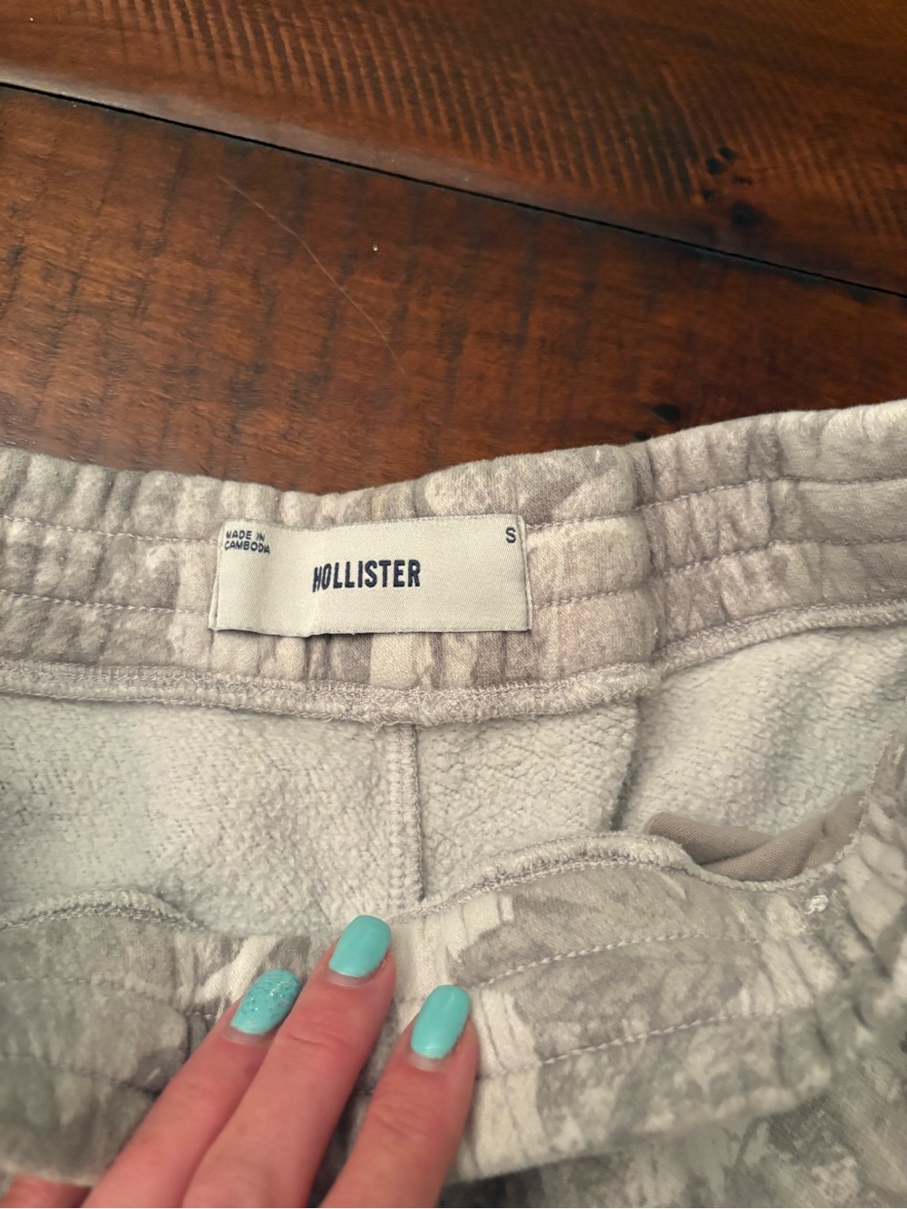 Hollister Light Gray camo Lounge Shorts - Picture 3 of 3